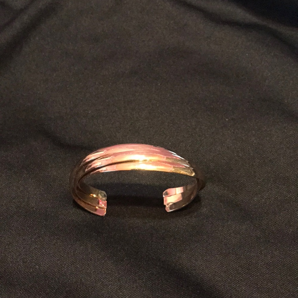 Gold bangle bracelet